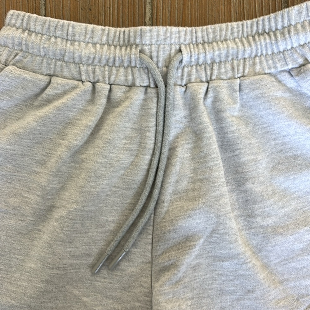 Grey Basic High Waisted Pocket Sweat Short Size Small - Picture 3 of 5